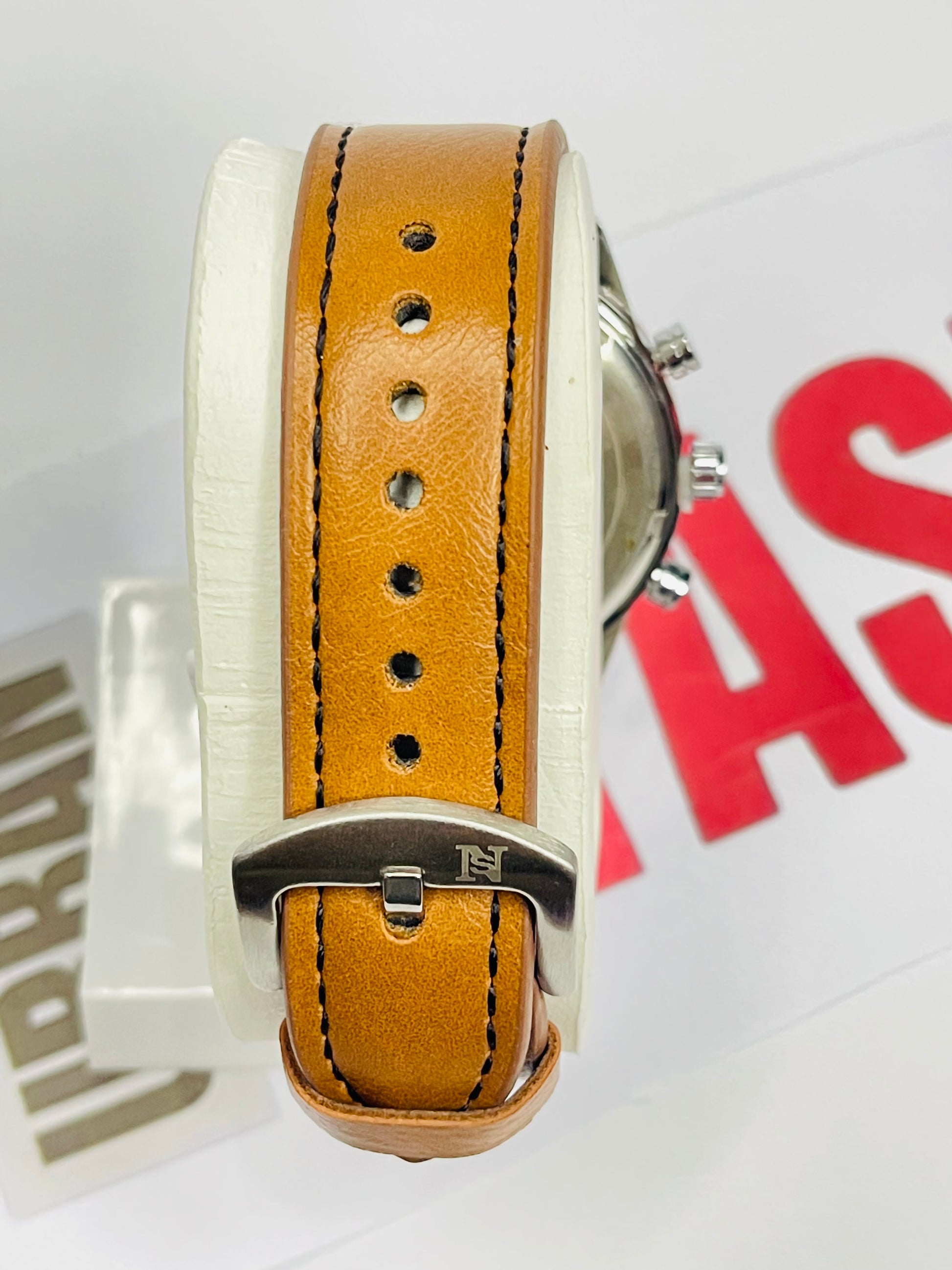N952 D Latest Luxury Men Quartz Watch with Date Calendar
