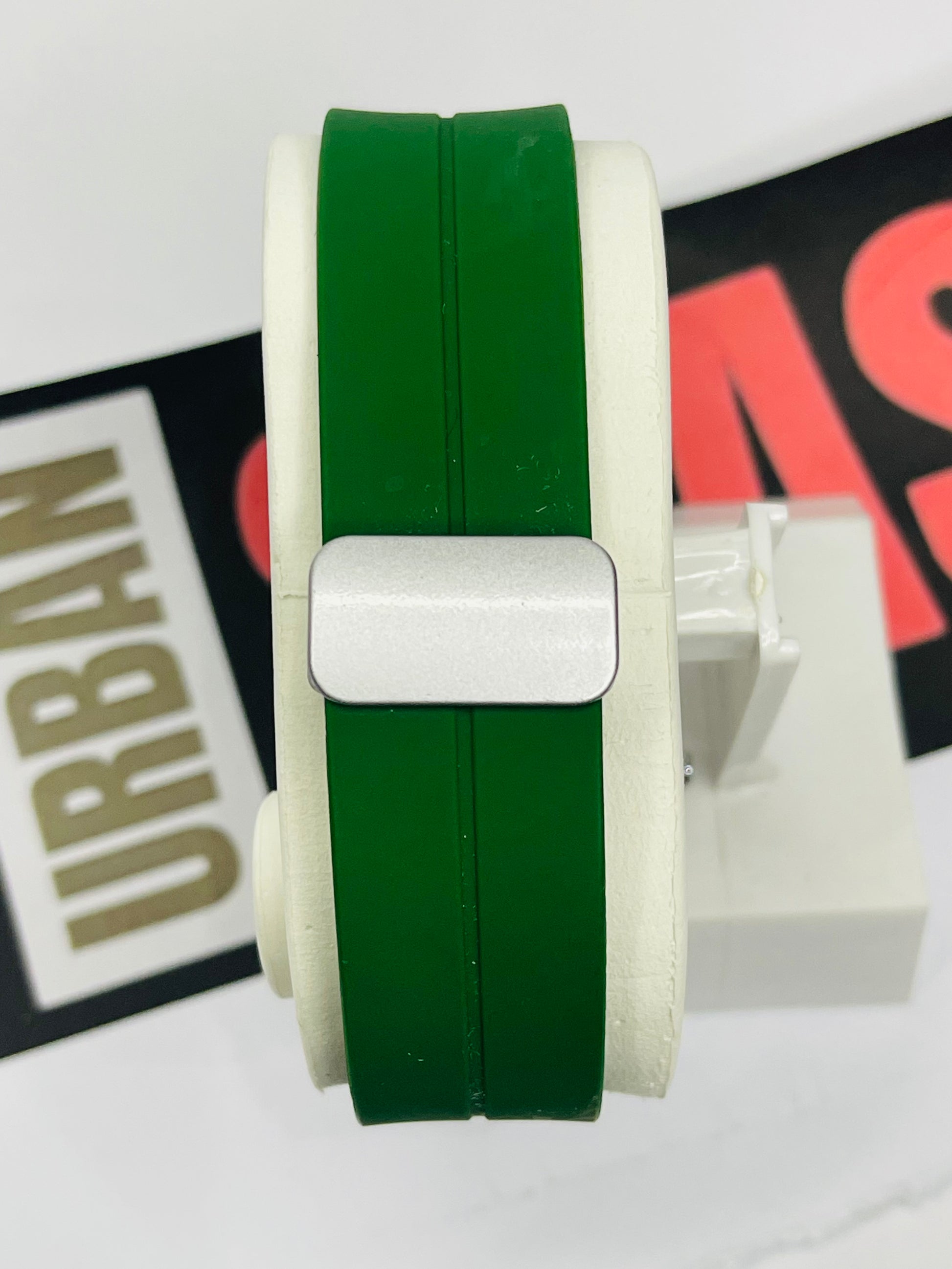 Universe Point Original Quartz Watch Green – Magnetic Lock